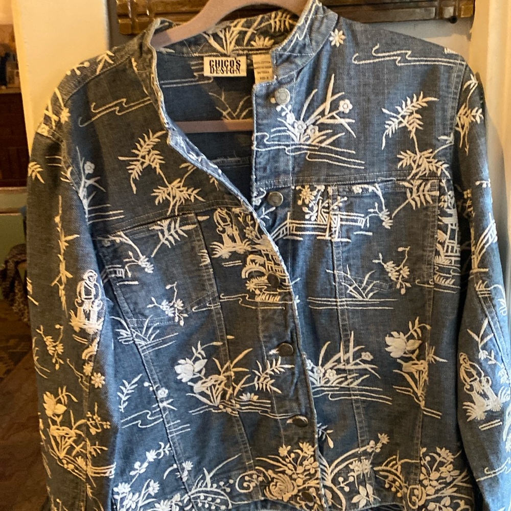 Chico’s Embroidered Jacket size 0 XS